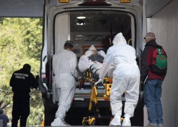 Muertes por covid-19 en México llegan a 140 mil 704