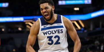 Karl-Anthony Towns fue hospitalizado tras ser atropellado por un conductor ebrio