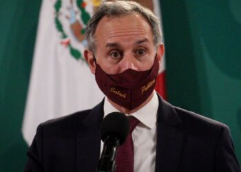 Falso que viernes inicie vacunación contra covid-19 en adultos mayores: Gatell