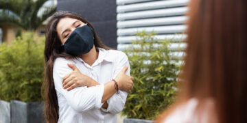 Pide SS evitar abrazos y besos de año nuevo; hoy 180 contagios de Covid en Tamaulipas