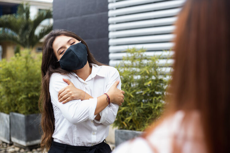 Pide SS evitar abrazos y besos de año nuevo; hoy 180 contagios de Covid en Tamaulipas