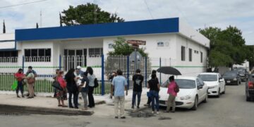 Antorchistas solicitan descuento a COMAPA por cobros excesivos.