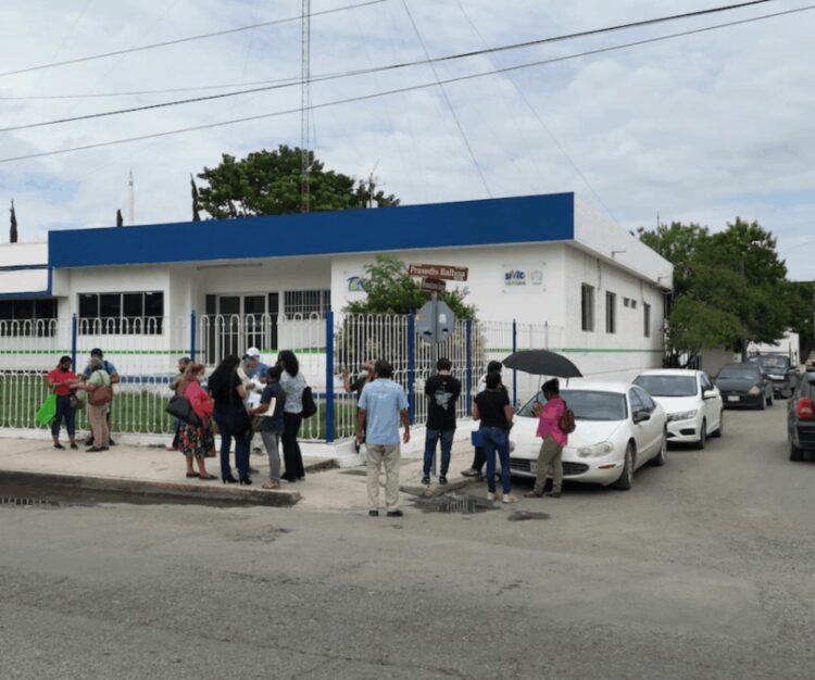 Antorchistas solicitan descuento a COMAPA por cobros excesivos.