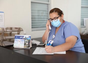 Llame a Líneas COVID-NLD  a los primeros síntomas