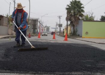 Con pavimentación y bacheo, trabaja Gobierno de Matamoros para mejores vialidades