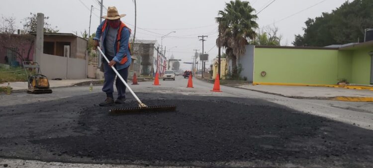 Con pavimentación y bacheo, trabaja Gobierno de Matamoros para mejores vialidades