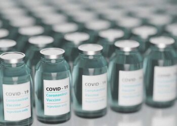 Laboratorios firman con la OMS para suministrar 40 millones de dosis