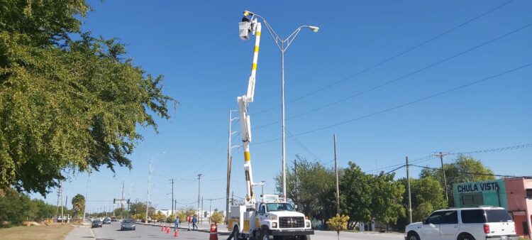 Avanza modernización del alumbrado público en Matamoros