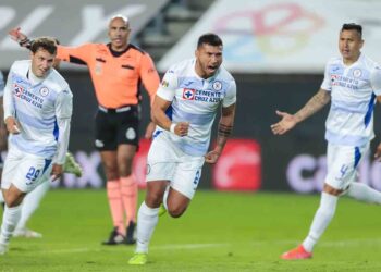 Cruz Azul consigue su primer triunfo en la era Reynoso