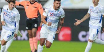 Cruz Azul consigue su primer triunfo en la era Reynoso