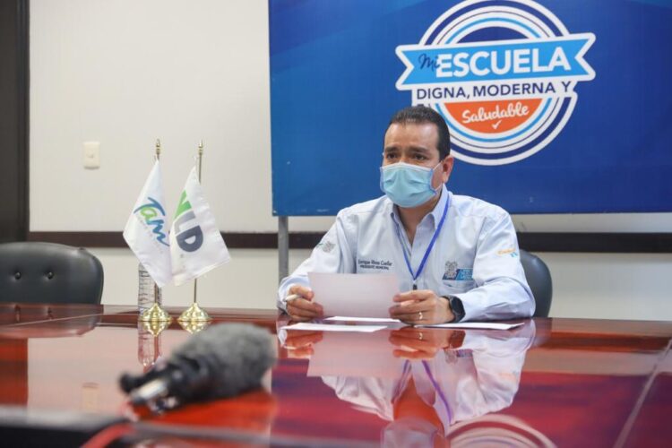 Equipan Rivas y ‘Escuela Digna’ otros 8 planteles