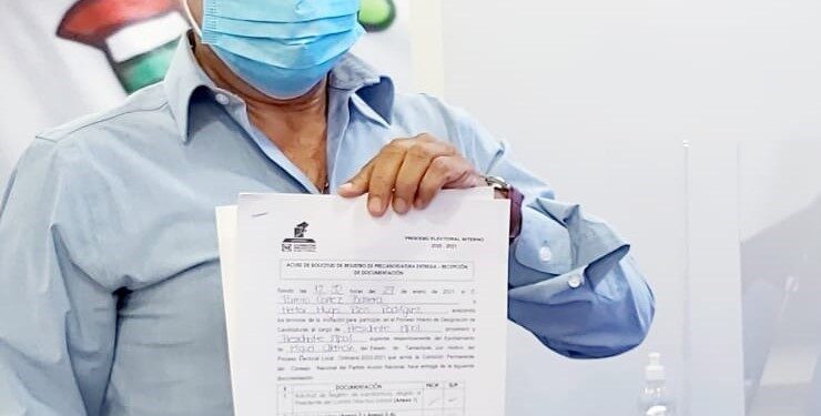 Van Verástegui y esposa por reelección en Diputación Federal y alcaldía de Xicoténcatl