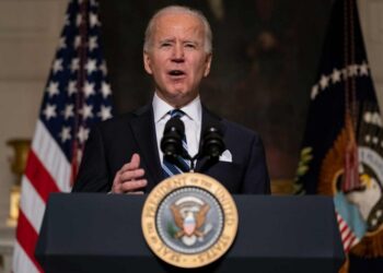 Biden tomará medidas para ampliar el seguro médico en EU