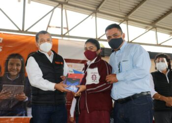 Refuerza SNTE, entrega de electrónicos, ante difícil regreso a clases presenciales