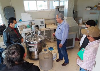 Conjuntan actividad FMVZ-UAT y Centro de Mejoramiento Genético UGRT