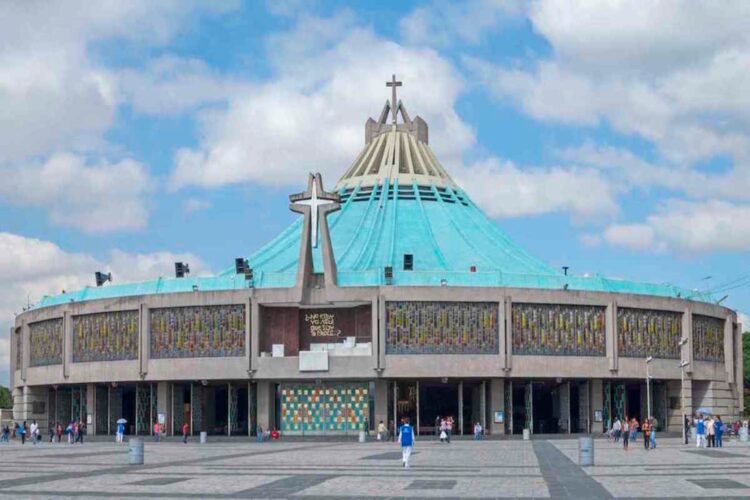 Reabren Basílica de Guadalupe y llegan miles de fieles