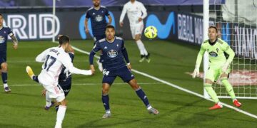 Real Madrid frena 2-0 al Celta de Néstor Araujo