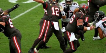 Tom Brady aumenta su récord con Bucaneros