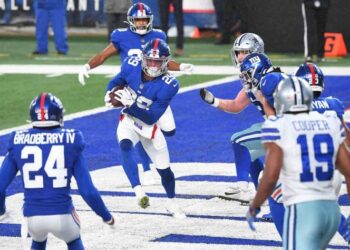 Gigantes sepultan a los Vaqueros 23-19 y siguen con vida