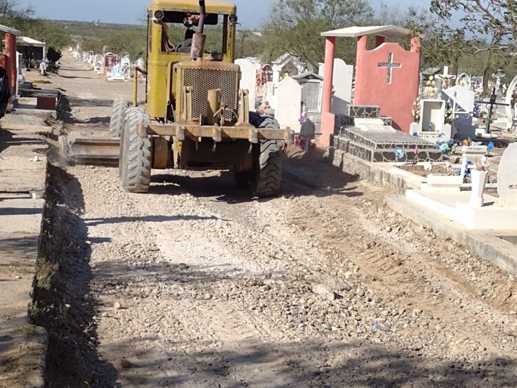 Motoconforman calles del Panteón Municipal Nuevo