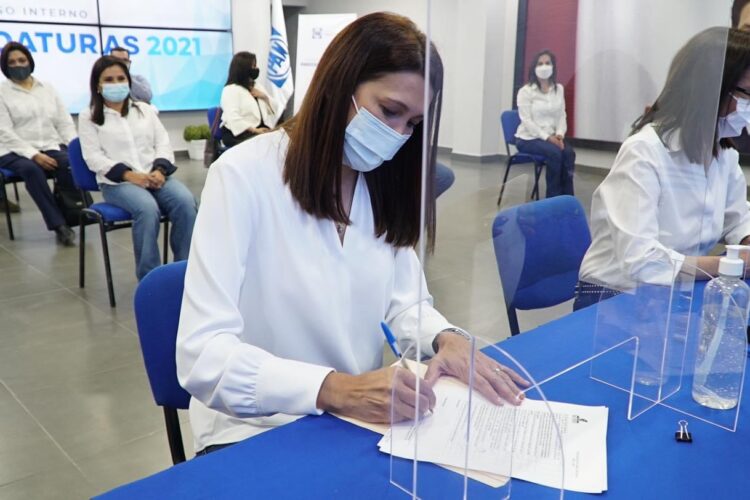 Ex Secretaria de Desarrollo Económico va por diputación federal