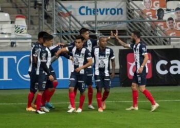 Javier Aguirre recupera seis jugadores de Rayados tras brote de Covid-19