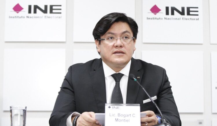 Renuncia director de Administración del INE