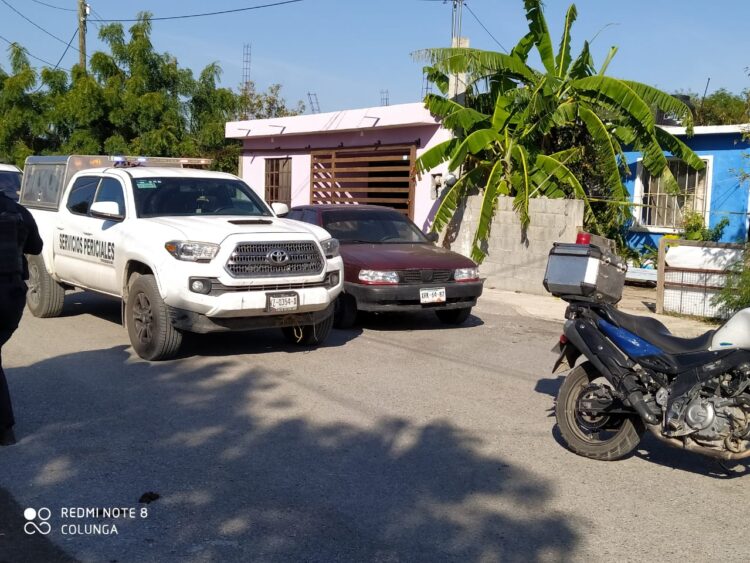 Encuentran muerto a hombre entre la maleza