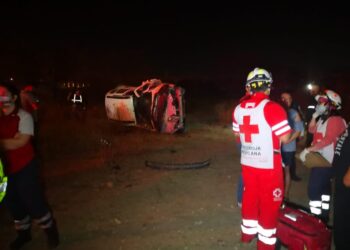 De milagro salva chofer su vida