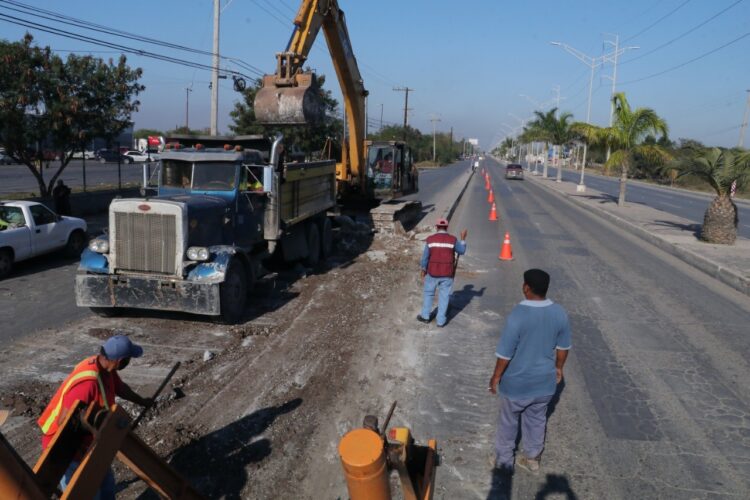 Supervisa alcalde avance de obra en avenida Lauro Villar