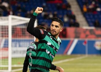 Diego Valdés, baja de Santos hasta por tres meses