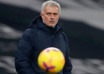 Ex gerente de los Astros, despedido por el robo de señales, quiere comprar un equipo de Liga MX