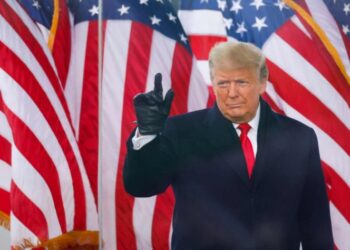 Twitter bloquea cuenta de Trump por 12 horas; podría ser permanente