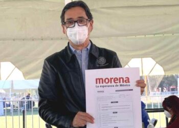 Erasmo González se registra en CEN de MORENA como aspirante a reelección