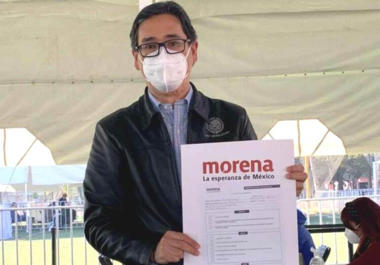 Erasmo González se registra en CEN de MORENA como aspirante a reelección