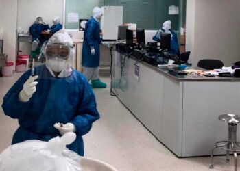 Analiza Nuevo León trasladar a pacientes a Coahuila y Tamaulipas