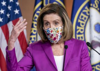 Nancy Pelosi pide invocar enmienda 25 para destituir a Trump