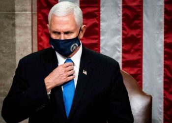 Pence rechaza invocar 25ª enmienda para destituir a Trump