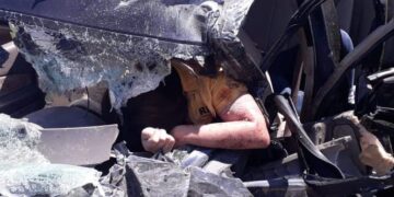 Muere mujer en terrible choque