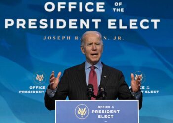 Biden anuncia plan económico para pequeñas empresas ante el covid