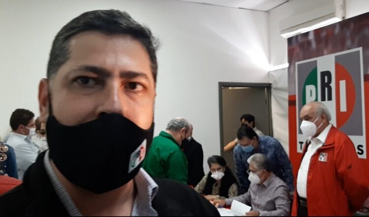 Se registra Alejandro Montoya como aspirante a candidatura del PRI por alcaldía de Victoria