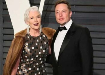 Elon Musk tiene una madre modelo