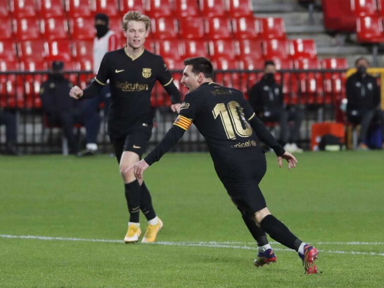 El Barcelona derrota 4-0 a Granada, con doblete de Messi