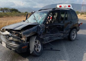 Familia herida en choque en ruta a Victoria-El Mante