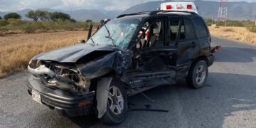 Familia herida en choque en ruta a Victoria-El Mante
