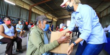 Lleva alcaldesa Pilar Gómez Leal apoyos a adultos mayores victorenses