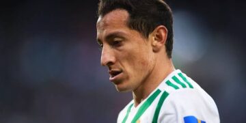Andres Guardado dio positivo a Covid-19