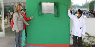 Hospitales del IMSS Tamaulipas reciben placa condecorativa por lucha contra COVID