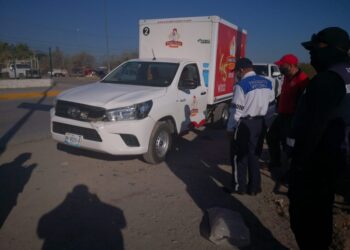 Distraído conductor ocasiona choque