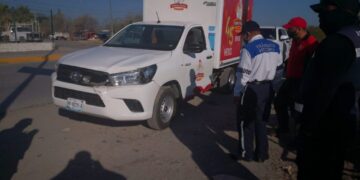 Distraído conductor ocasiona choque